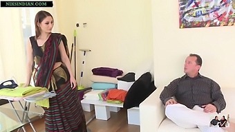 Mature Housewife'S Sari Exposes Her Big Ass For Anal Fucking