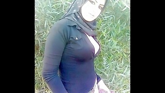 Interracial Encounter With A Middle Eastern And Asian Amateur