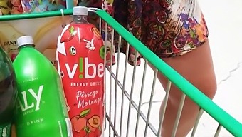 Display My Buttocks In The Store And Perform Oral Sex On A Worker Outdoors